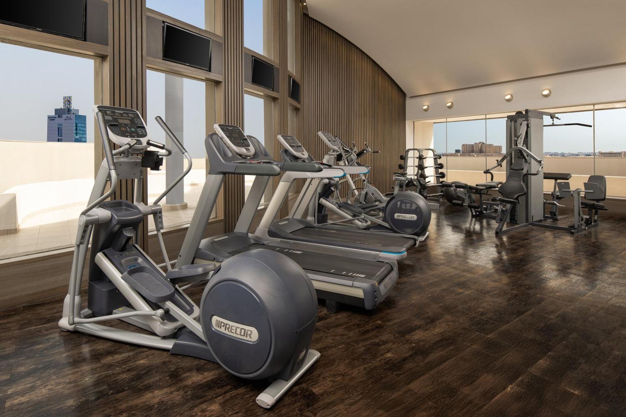 Carlton Al Moaibed Hotel Dammam Eksteriør bilde A typical gym