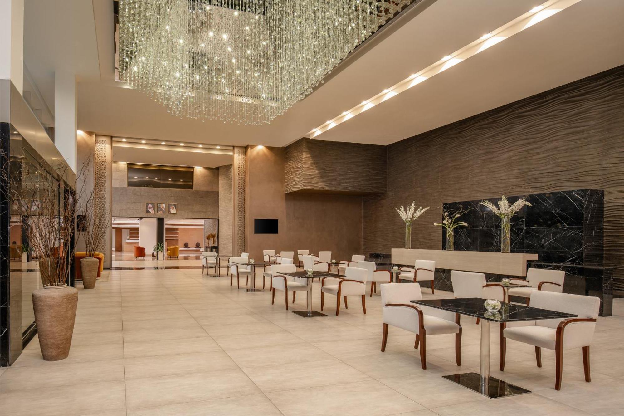 Carlton Al Moaibed Hotel Dammam Eksteriør bilde The lobby
