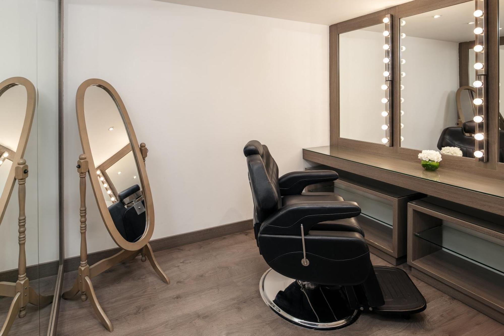 Carlton Al Moaibed Hotel Dammam Eksteriør bilde The salon's interior