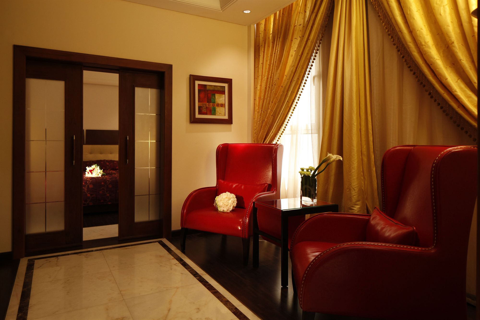 Carlton Al Moaibed Hotel Dammam Eksteriør bilde A suite at the hotel