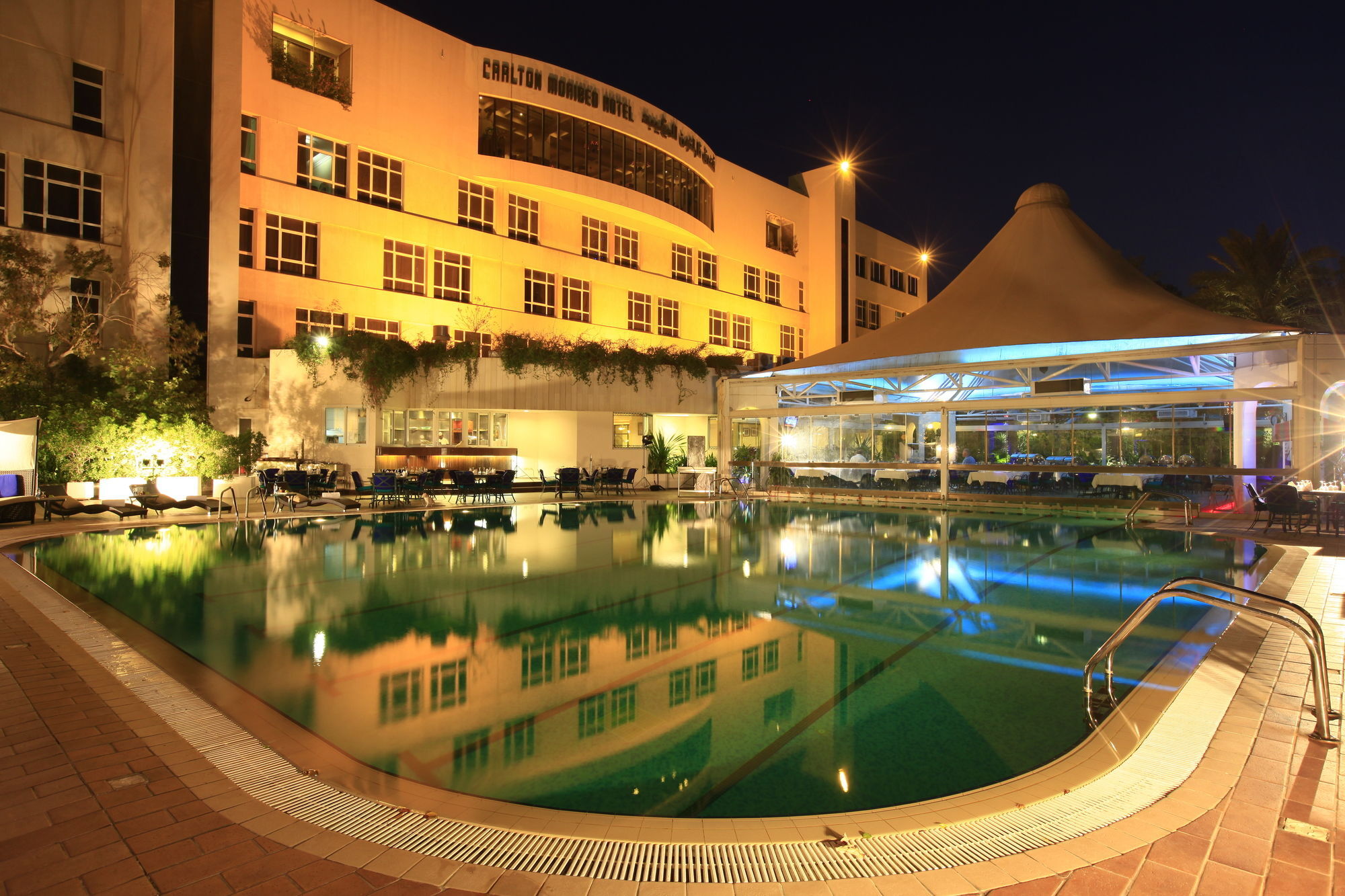 Carlton Al Moaibed Hotel Dammam Eksteriør bilde The swimming pool at the hotel